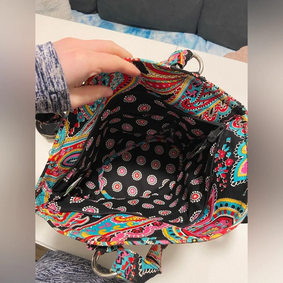 SOLD! Vera Bradley paisley multicolored shoulder purse - Picture 5 of 8